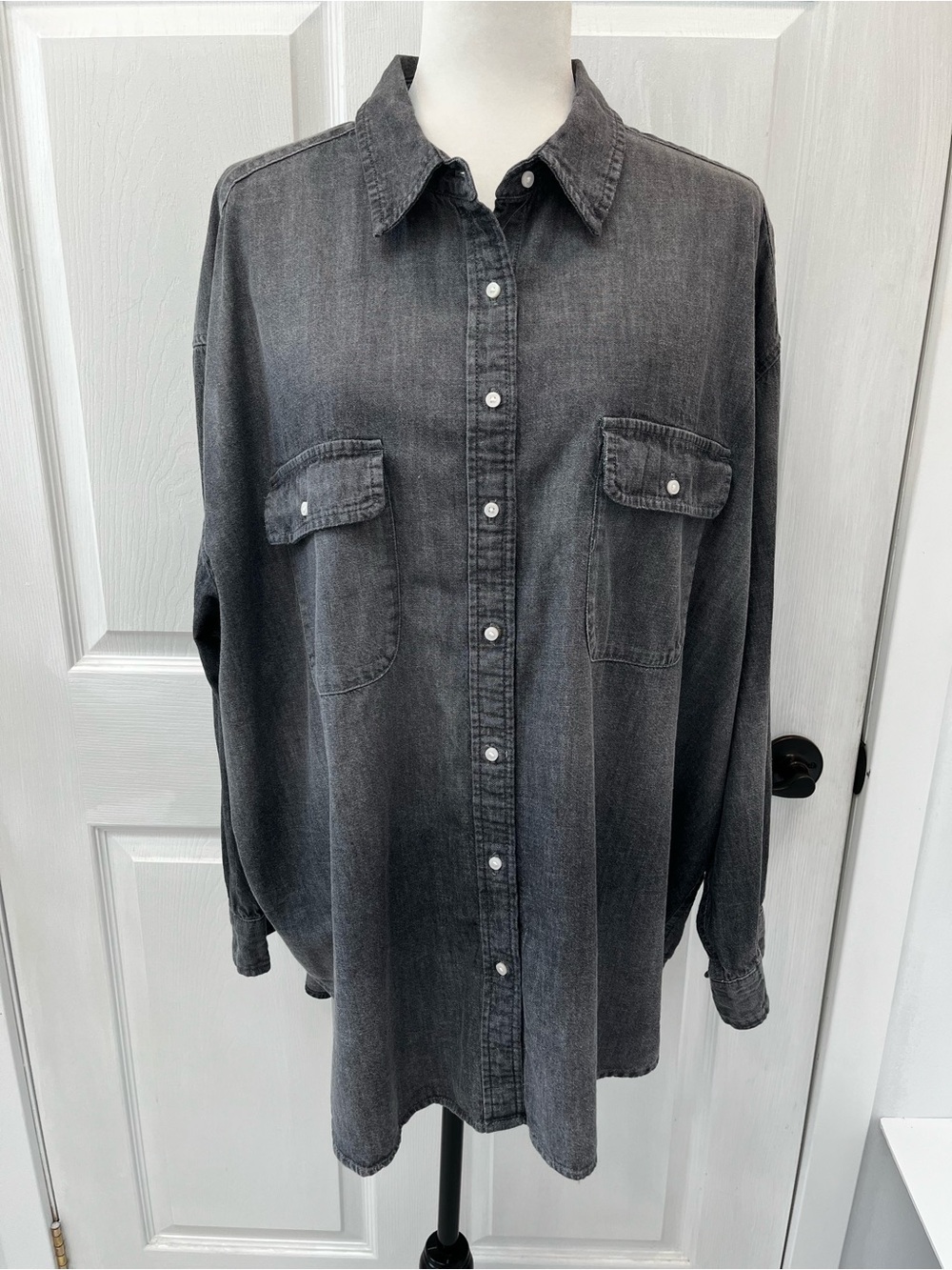 Aerie Washed Black Denim Oversized Shirt L Boyfriend Shacket Grunge Aesthetic